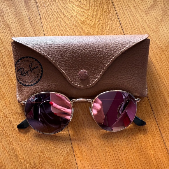 Ray-Ban Sunglasses - Picture 2 of 4